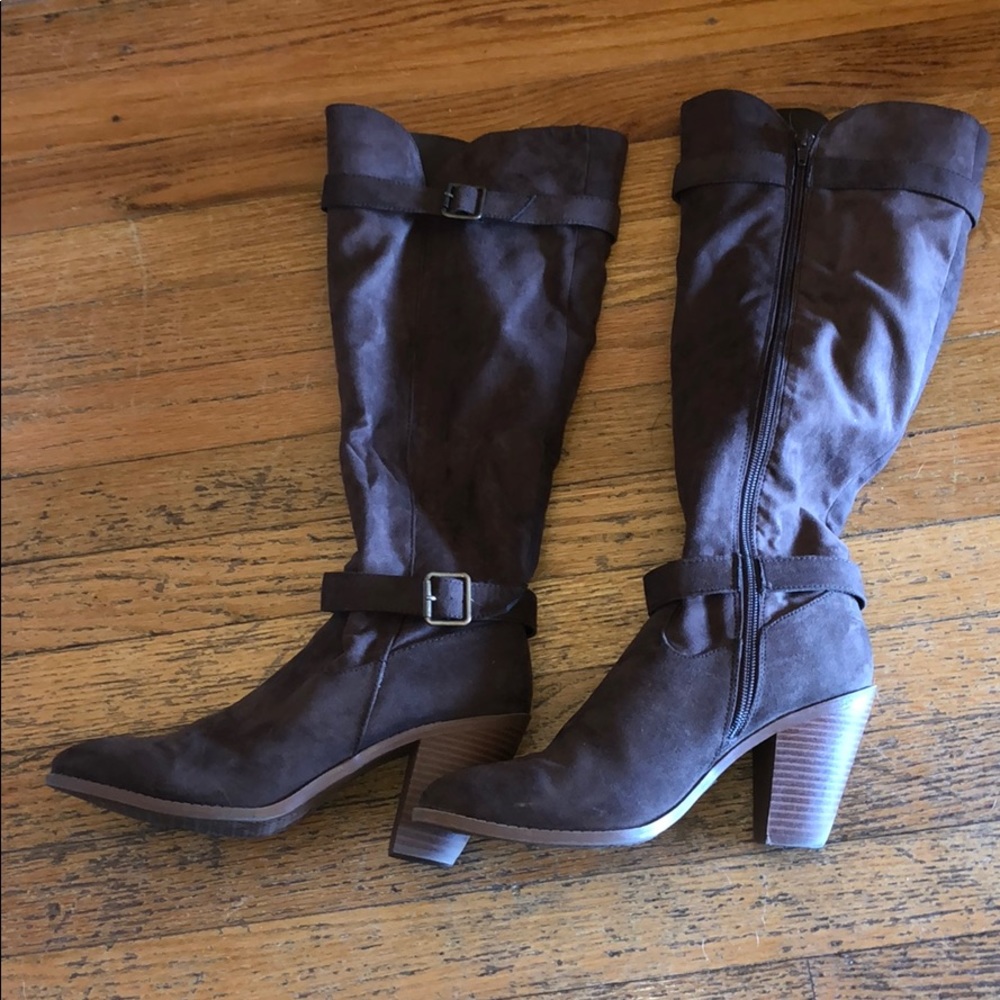 Heeled boots